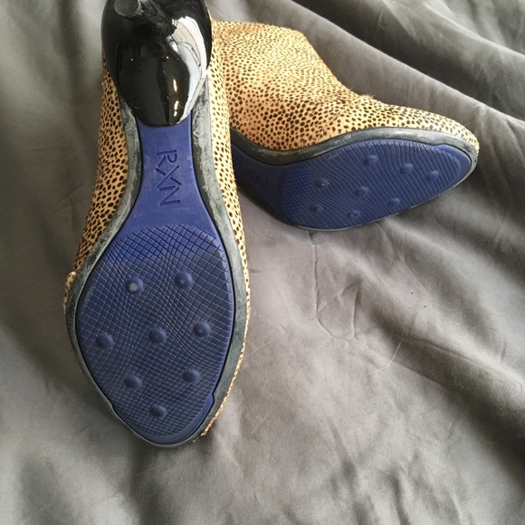 Kenneth Cole Reaction heels - Picture 2 of 3